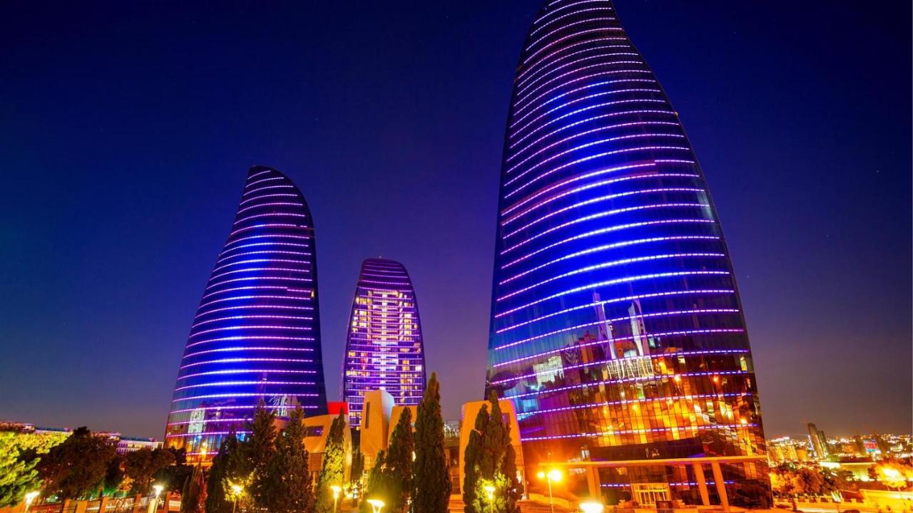 Inside City Hotel Баку Екстериор снимка