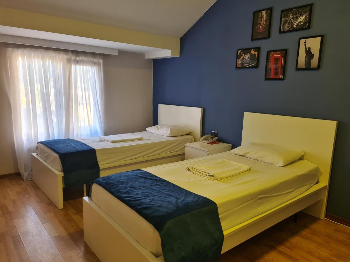 Inside City Hotel Баку Екстериор снимка