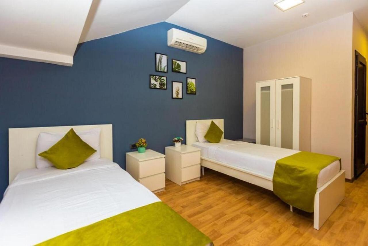 Inside City Hotel Баку Екстериор снимка