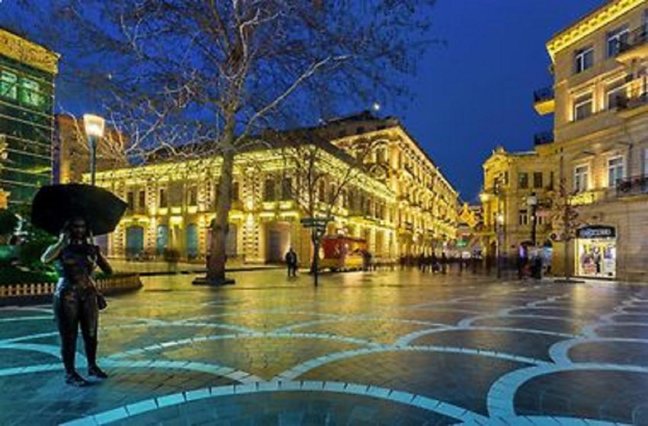 Inside City Hotel Баку Екстериор снимка
