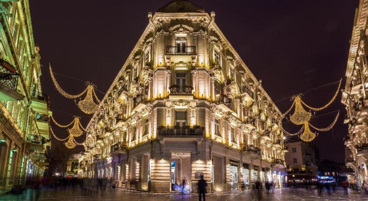 Inside City Hotel Баку Екстериор снимка